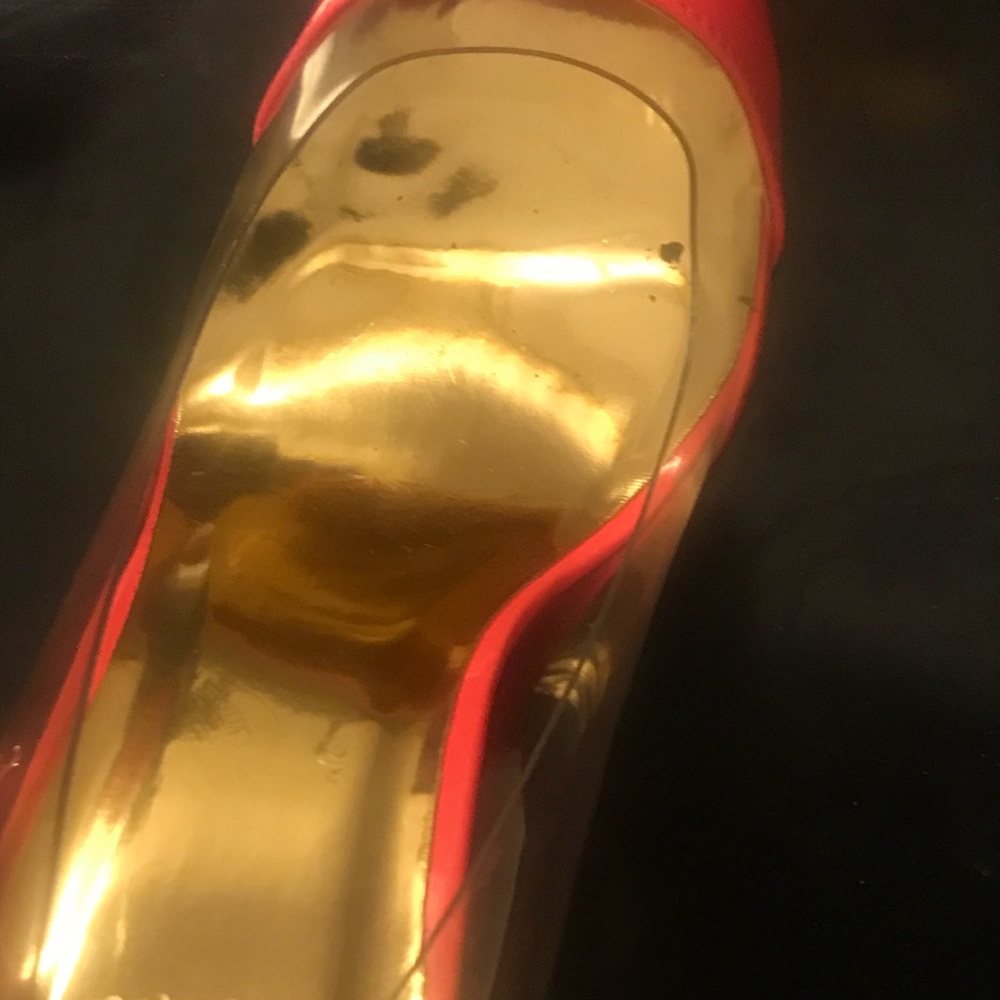 Shoes - Picture 4 of 6